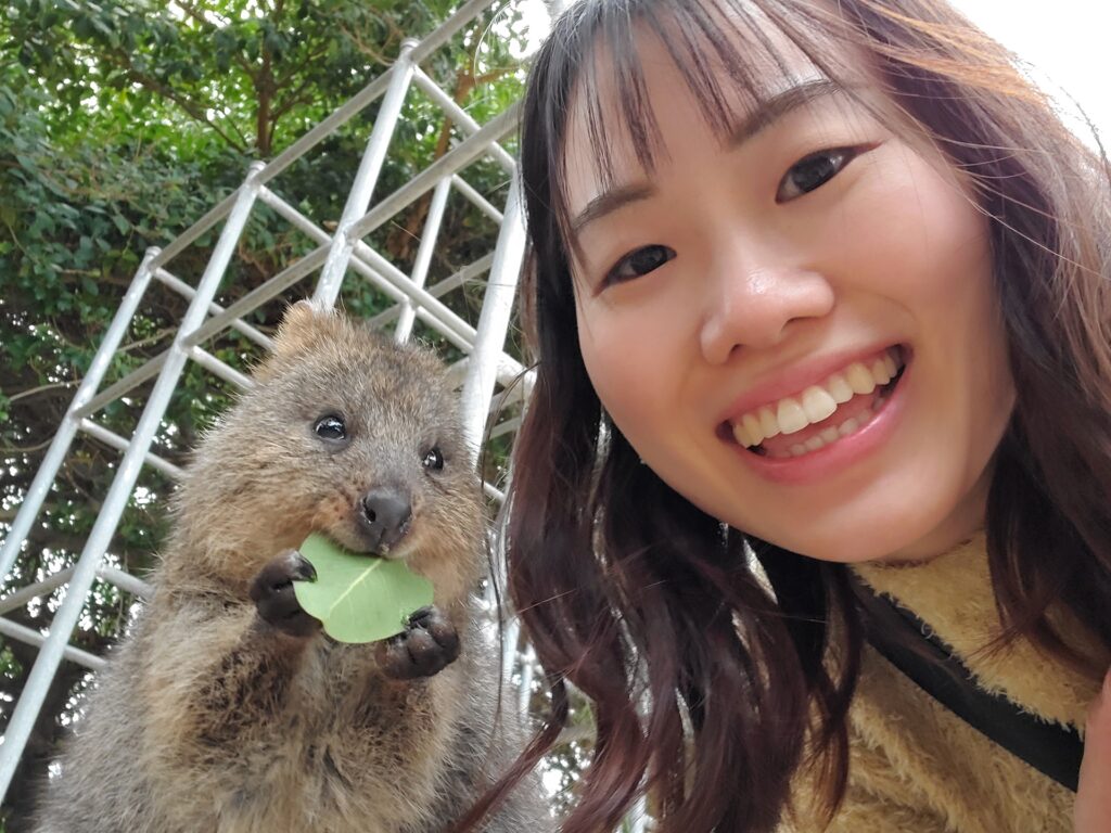 クオッカと私の2ショットお食事版②