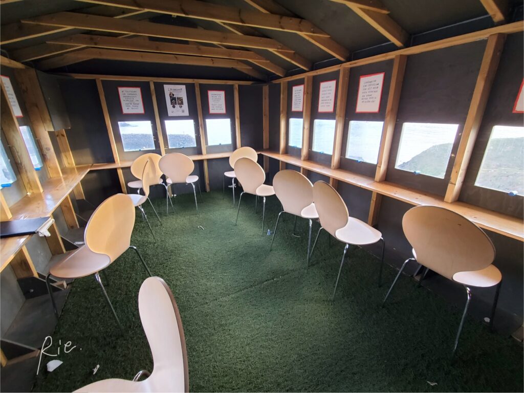 小屋の中