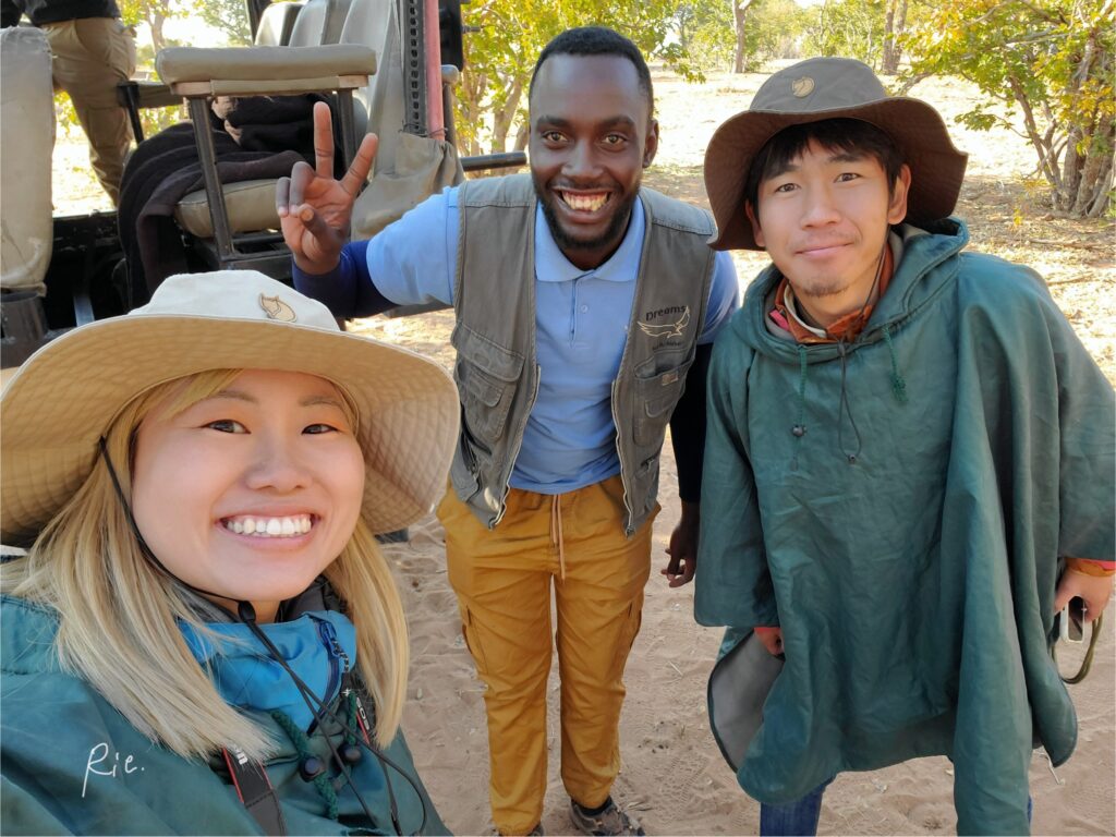 ガイドさんと私たち夫婦との3ショット