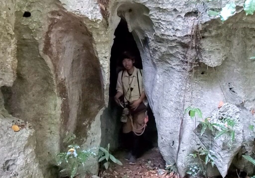 暗闇から出てきた夫
