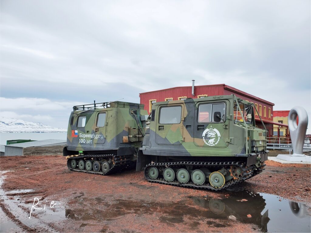 ホッキョクグマのマークが付いている戦車