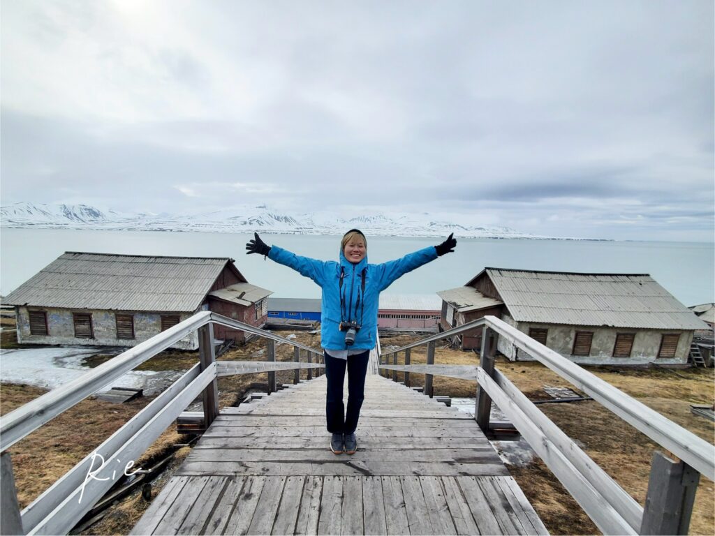 山々をバックに記念撮影