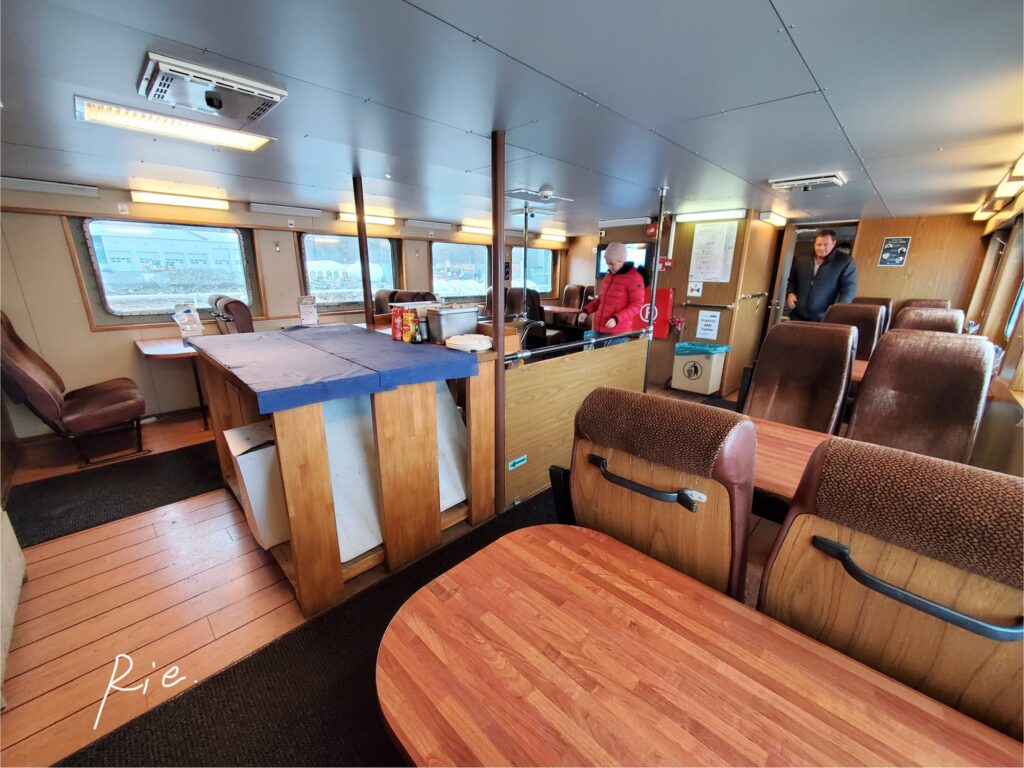 船内の様子