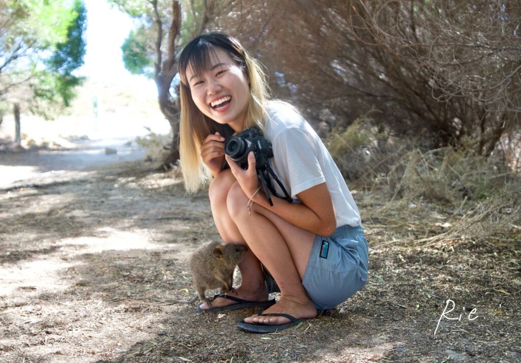 私の足の上に乗ってきたクオッカ