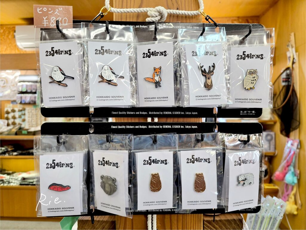 お土産のピンバッチ